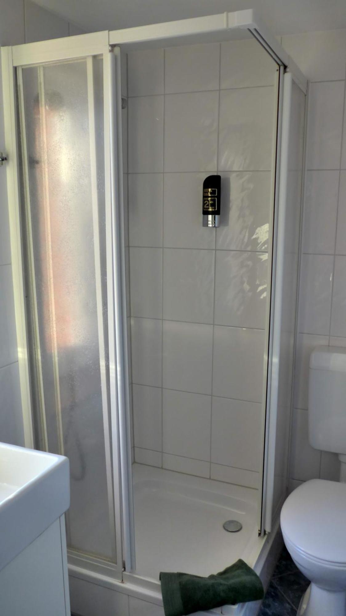 Romantisches Hotel Zur Traube Schwerin Шверин Номер фото