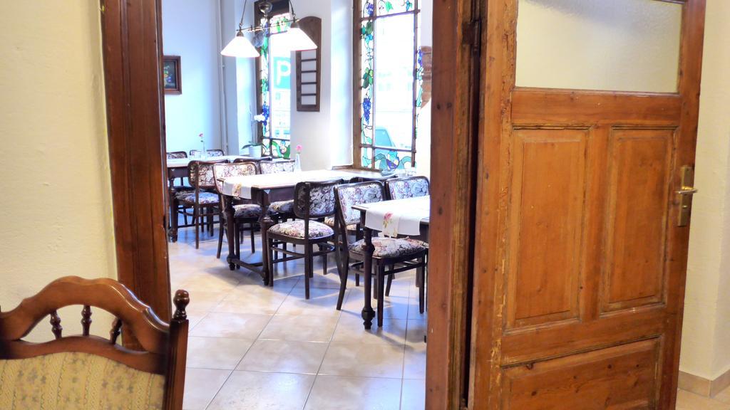 Romantisches Hotel Zur Traube Schwerin Шверин Экстерьер фото