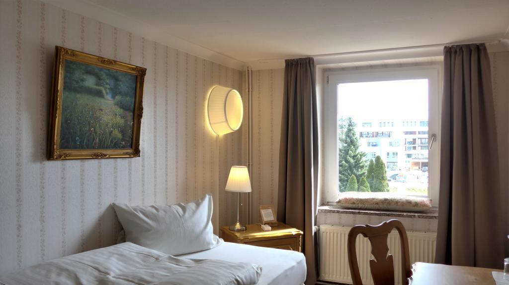Romantisches Hotel Zur Traube Schwerin Шверин Экстерьер фото